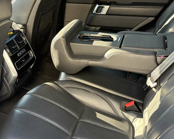 Білий Ленд Ровер Range Rover Sport, об'ємом двигуна 3 л та пробігом 147 тис. км за 23500 $, фото 6 на Automoto.ua