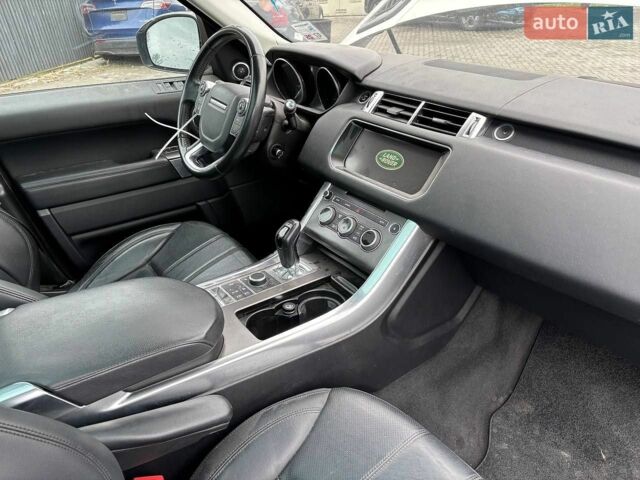 Білий Ленд Ровер Range Rover Sport, об'ємом двигуна 3 л та пробігом 190 тис. км за 10800 $, фото 7 на Automoto.ua
