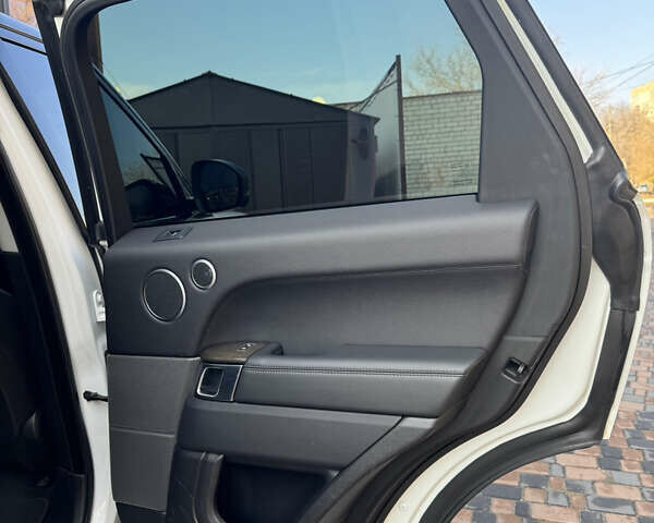 Білий Ленд Ровер Range Rover Sport, об'ємом двигуна 2.99 л та пробігом 146 тис. км за 25900 $, фото 16 на Automoto.ua