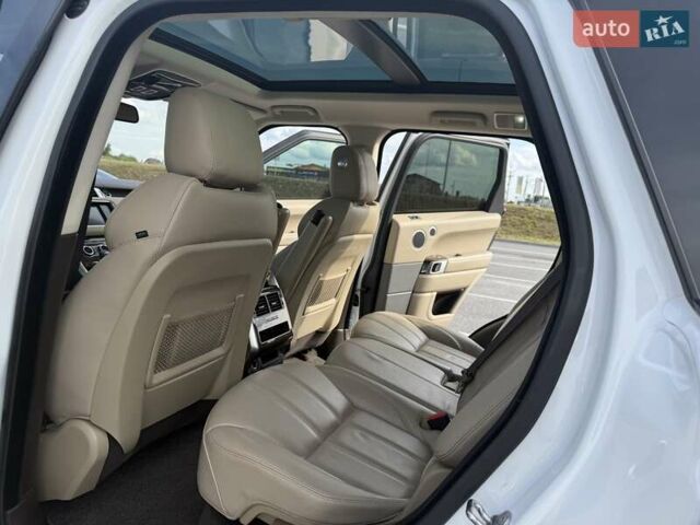 Белый Ленд Ровер Рендж Ровер Спорт, объемом двигателя 2.99 л и пробегом 132 тыс. км за 31000 $, фото 13 на Automoto.ua