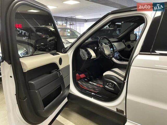 Білий Ленд Ровер Range Rover Sport, об'ємом двигуна 3 л та пробігом 132 тис. км за 33700 $, фото 23 на Automoto.ua