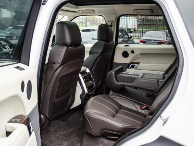 Білий Ленд Ровер Range Rover Sport, об'ємом двигуна 3 л та пробігом 81 тис. км за 55000 $, фото 64 на Automoto.ua