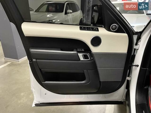 Білий Ленд Ровер Range Rover Sport, об'ємом двигуна 3 л та пробігом 132 тис. км за 33700 $, фото 24 на Automoto.ua