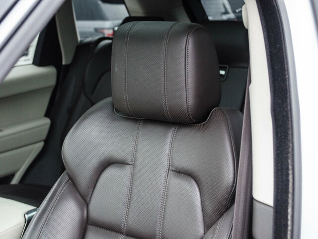Білий Ленд Ровер Range Rover Sport, об'ємом двигуна 3 л та пробігом 81 тис. км за 55000 $, фото 54 на Automoto.ua