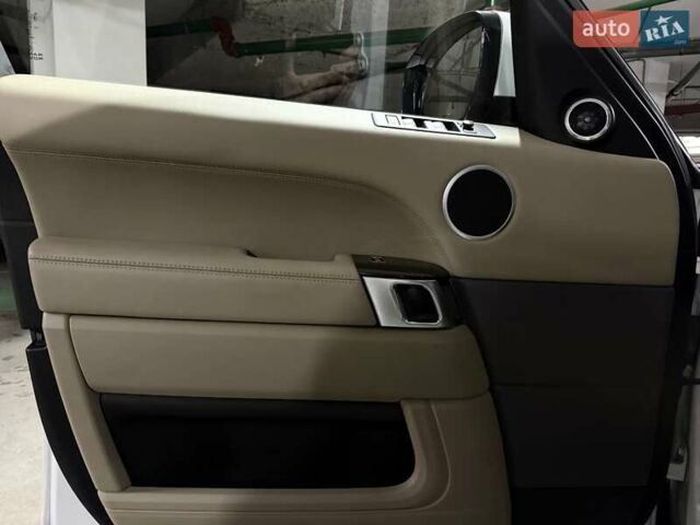 Білий Ленд Ровер Range Rover Sport, об'ємом двигуна 2.99 л та пробігом 62 тис. км за 36500 $, фото 21 на Automoto.ua