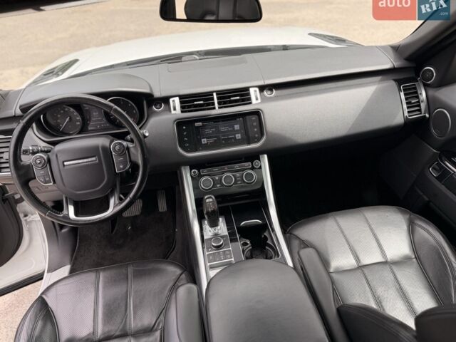 Білий Ленд Ровер Range Rover Sport, об'ємом двигуна 3 л та пробігом 194 тис. км за 22490 $, фото 18 на Automoto.ua