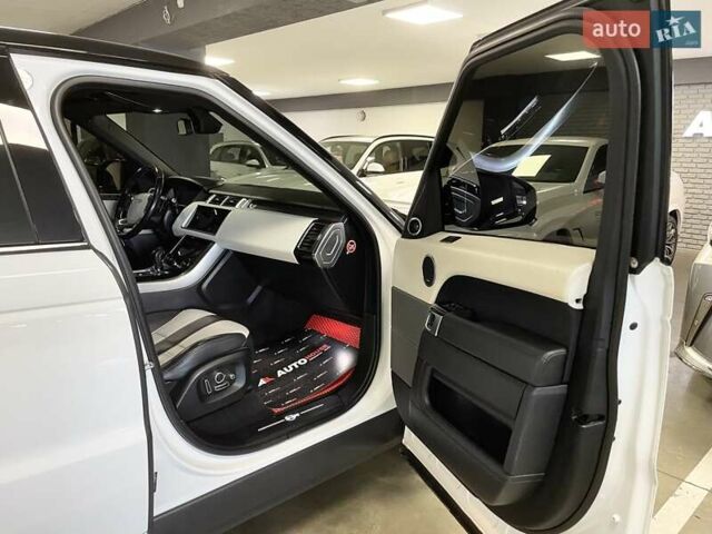 Білий Ленд Ровер Range Rover Sport, об'ємом двигуна 3 л та пробігом 132 тис. км за 33700 $, фото 43 на Automoto.ua