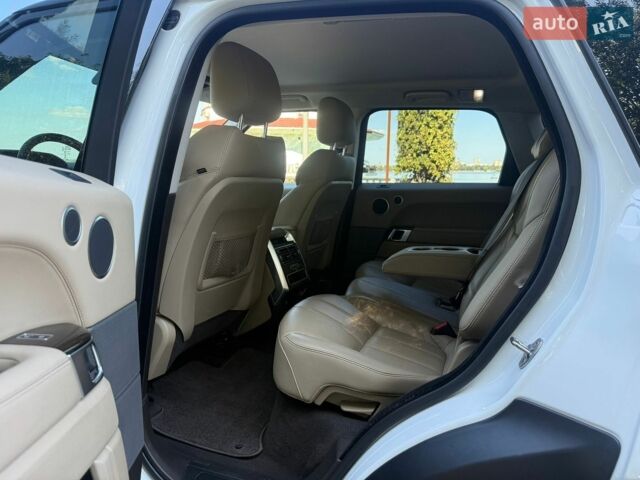 Білий Ленд Ровер Range Rover Sport, об'ємом двигуна 2.99 л та пробігом 233 тис. км за 27500 $, фото 27 на Automoto.ua