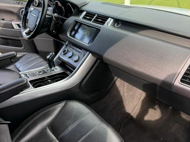 Білий Ленд Ровер Range Rover Sport, об'ємом двигуна 2.99 л та пробігом 160 тис. км за 33000 $, фото 12 на Automoto.ua