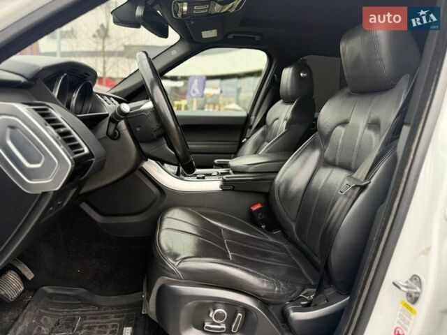 Білий Ленд Ровер Range Rover Sport, об'ємом двигуна 2.99 л та пробігом 194 тис. км за 24990 $, фото 9 на Automoto.ua