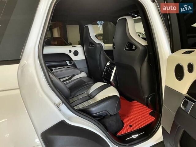 Білий Ленд Ровер Range Rover Sport, об'ємом двигуна 3 л та пробігом 132 тис. км за 33700 $, фото 40 на Automoto.ua