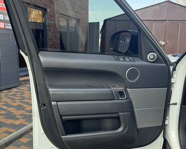 Білий Ленд Ровер Range Rover Sport, об'ємом двигуна 2.99 л та пробігом 146 тис. км за 25900 $, фото 9 на Automoto.ua