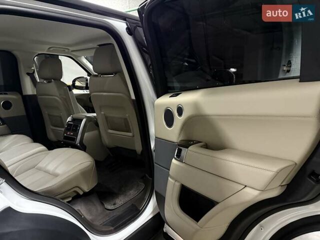 Білий Ленд Ровер Range Rover Sport, об'ємом двигуна 2.99 л та пробігом 62 тис. км за 36500 $, фото 58 на Automoto.ua
