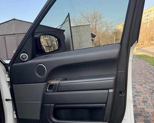 Білий Ленд Ровер Range Rover Sport, об'ємом двигуна 2.99 л та пробігом 146 тис. км за 25900 $, фото 18 на Automoto.ua