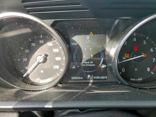 Белый Ленд Ровер Рендж Ровер Спорт, объемом двигателя 0 л и пробегом 95 тыс. км за 5000 $, фото 8 на Automoto.ua