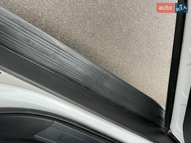 Белый Ленд Ровер Рендж Ровер Спорт, объемом двигателя 2.99 л и пробегом 175 тыс. км за 26000 $, фото 19 на Automoto.ua