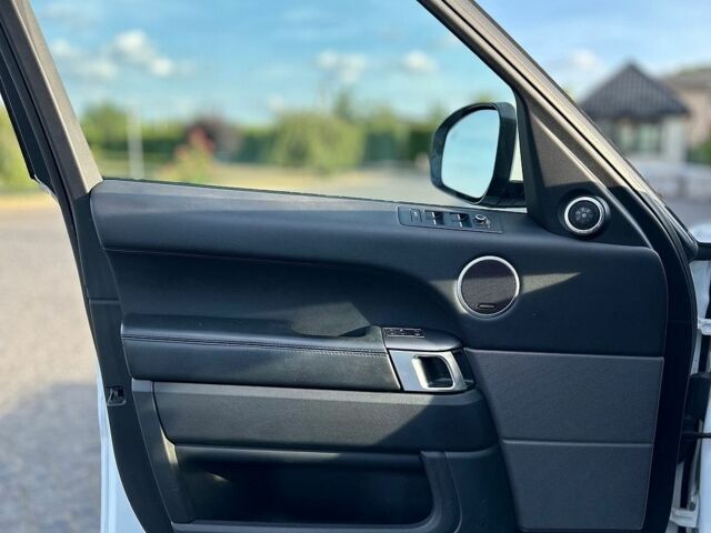 Білий Ленд Ровер Range Rover Sport, об'ємом двигуна 3 л та пробігом 112 тис. км за 25999 $, фото 57 на Automoto.ua