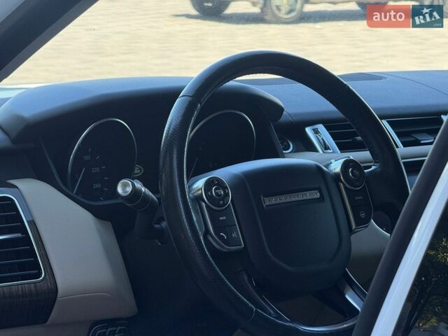 Білий Ленд Ровер Range Rover Sport, об'ємом двигуна 2.99 л та пробігом 233 тис. км за 27500 $, фото 17 на Automoto.ua
