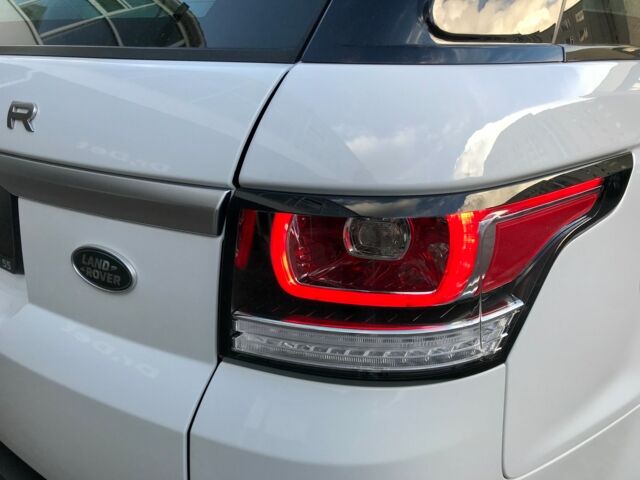 Білий Ленд Ровер Range Rover Sport, об'ємом двигуна 3 л та пробігом 80 тис. км за 51500 $, фото 29 на Automoto.ua