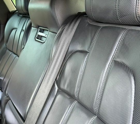 Білий Ленд Ровер Range Rover Sport, об'ємом двигуна 3 л та пробігом 167 тис. км за 29200 $, фото 15 на Automoto.ua