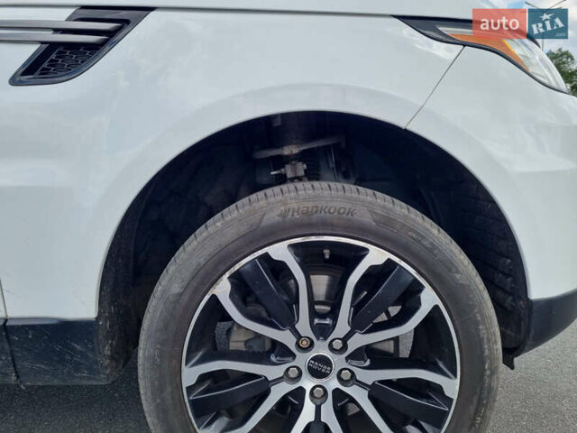 Білий Ленд Ровер Range Rover Sport, об'ємом двигуна 2.99 л та пробігом 167 тис. км за 30000 $, фото 21 на Automoto.ua