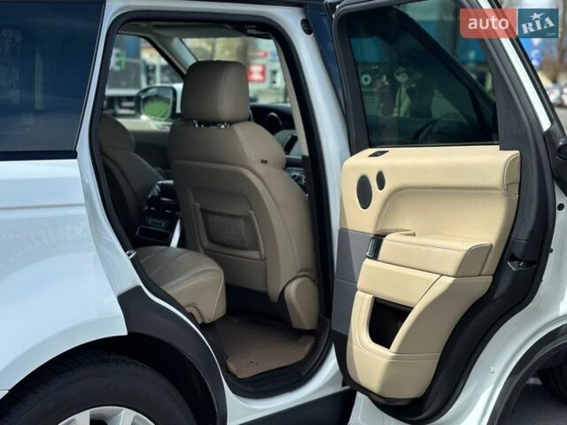 Белый Ленд Ровер Рендж Ровер Спорт, объемом двигателя 3 л и пробегом 181 тыс. км за 29500 $, фото 24 на Automoto.ua