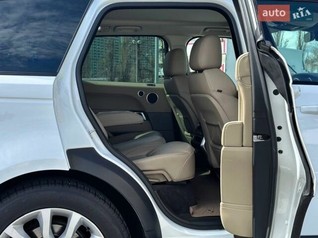 Белый Ленд Ровер Рендж Ровер Спорт, объемом двигателя 3 л и пробегом 181 тыс. км за 29500 $, фото 25 на Automoto.ua