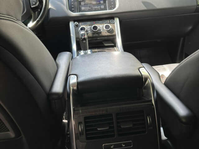 Білий Ленд Ровер Range Rover Sport, об'ємом двигуна 2.99 л та пробігом 160 тис. км за 37800 $, фото 9 на Automoto.ua