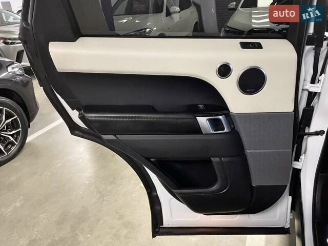 Білий Ленд Ровер Range Rover Sport, об'ємом двигуна 3 л та пробігом 132 тис. км за 33700 $, фото 36 на Automoto.ua
