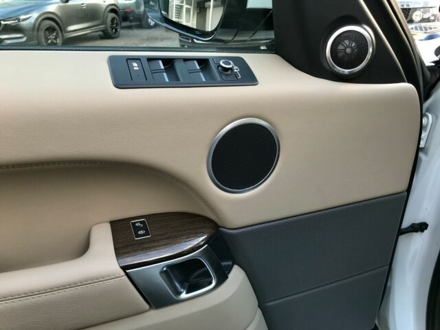 Білий Ленд Ровер Range Rover Sport, об'ємом двигуна 3 л та пробігом 80 тис. км за 51500 $, фото 34 на Automoto.ua