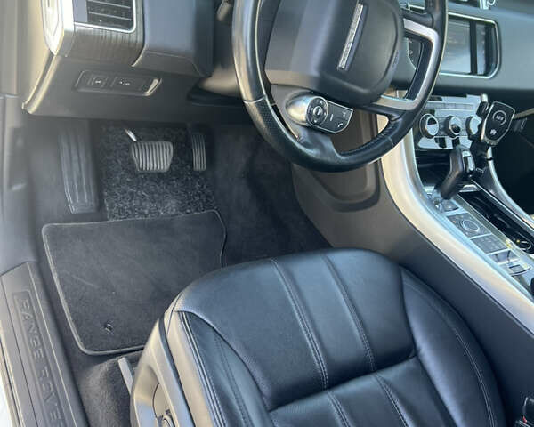 Білий Ленд Ровер Range Rover Sport, об'ємом двигуна 2.99 л та пробігом 73 тис. км за 34900 $, фото 42 на Automoto.ua