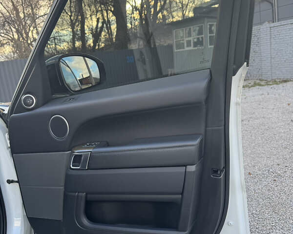 Белый Ленд Ровер Рендж Ровер Спорт, объемом двигателя 2.99 л и пробегом 146 тыс. км за 24900 $, фото 7 на Automoto.ua