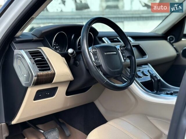 Белый Ленд Ровер Рендж Ровер Спорт, объемом двигателя 3 л и пробегом 181 тыс. км за 29500 $, фото 17 на Automoto.ua