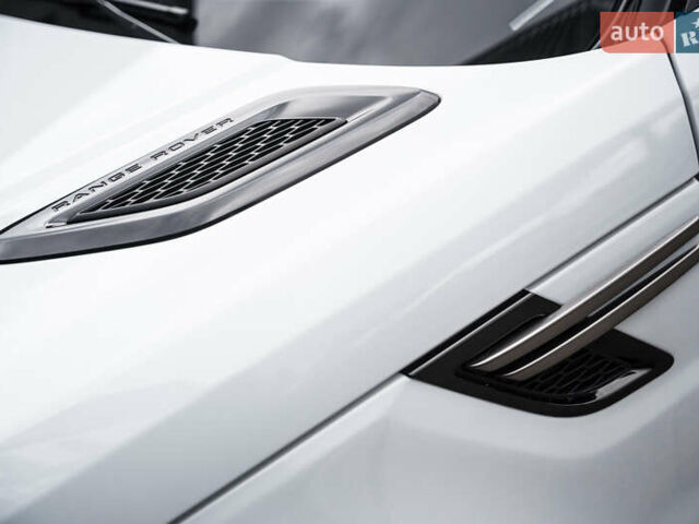 Ленд Ровер Рендж Ровер Спорт 2017 в Киеве на Automoto.ua Белый Ленд Ровер Рендж Ровер Спорт, объемом двигателя 2.99 л и пробегом 110 тыс. км за 40000 $, фото 4 на Automoto.ua