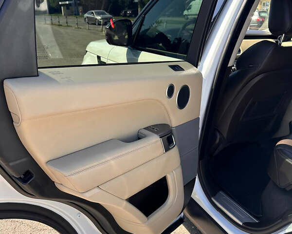 Білий Ленд Ровер Range Rover Sport, об'ємом двигуна 2.99 л та пробігом 151 тис. км за 32900 $, фото 53 на Automoto.ua