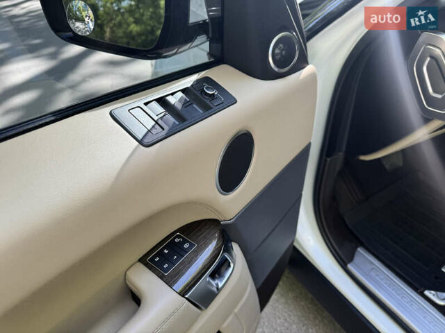 Белый Ленд Ровер Рендж Ровер Спорт, объемом двигателя 2.99 л и пробегом 175 тыс. км за 32100 $, фото 16 на Automoto.ua