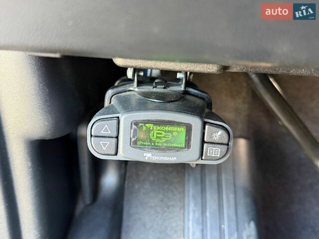 Білий Ленд Ровер Range Rover Sport, об'ємом двигуна 3 л та пробігом 211 тис. км за 22500 $, фото 53 на Automoto.ua