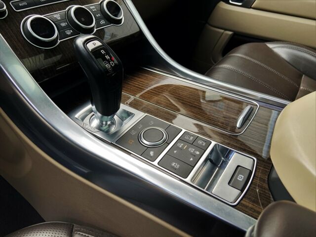 Білий Ленд Ровер Range Rover Sport, об'ємом двигуна 3 л та пробігом 40 тис. км за 58900 $, фото 30 на Automoto.ua