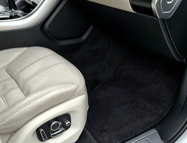 Белый Ленд Ровер Рендж Ровер Спорт, объемом двигателя 3 л и пробегом 112 тыс. км за 39700 $, фото 112 на Automoto.ua