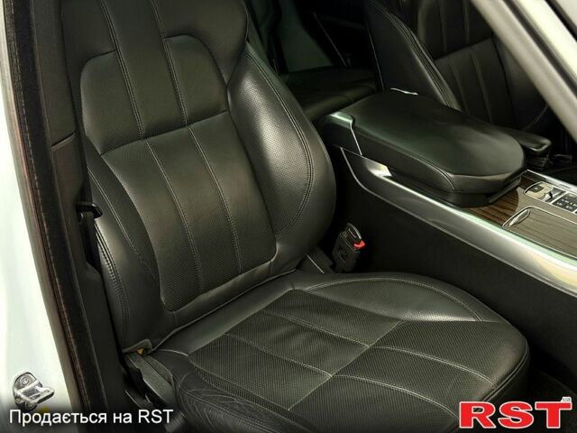 Білий Ленд Ровер Range Rover Sport, об'ємом двигуна 3 л та пробігом 201 тис. км за 37000 $, фото 6 на Automoto.ua