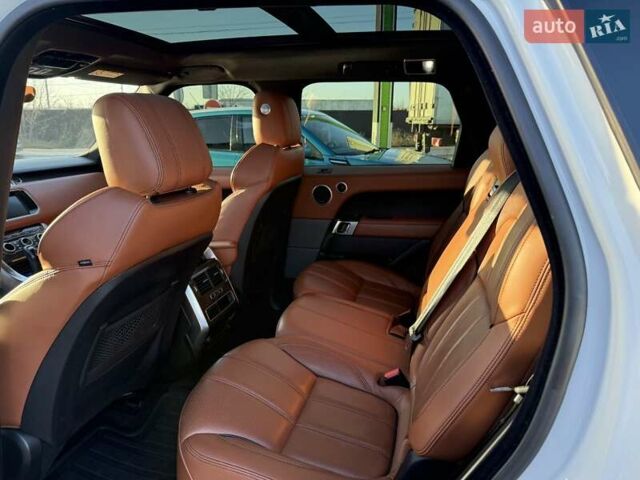 Белый Ленд Ровер Рендж Ровер Спорт, объемом двигателя 2.99 л и пробегом 130 тыс. км за 44000 $, фото 7 на Automoto.ua