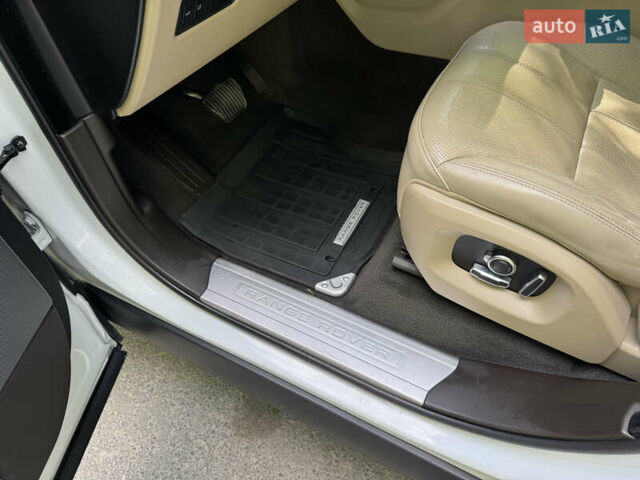 Белый Ленд Ровер Рендж Ровер Спорт, объемом двигателя 2.99 л и пробегом 175 тыс. км за 32100 $, фото 14 на Automoto.ua