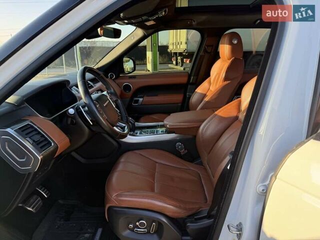 Белый Ленд Ровер Рендж Ровер Спорт, объемом двигателя 2.99 л и пробегом 130 тыс. км за 44000 $, фото 2 на Automoto.ua