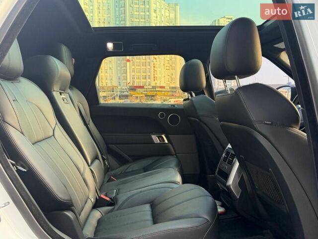 Білий Ленд Ровер Range Rover Sport, об'ємом двигуна 3 л та пробігом 144 тис. км за 26000 $, фото 18 на Automoto.ua