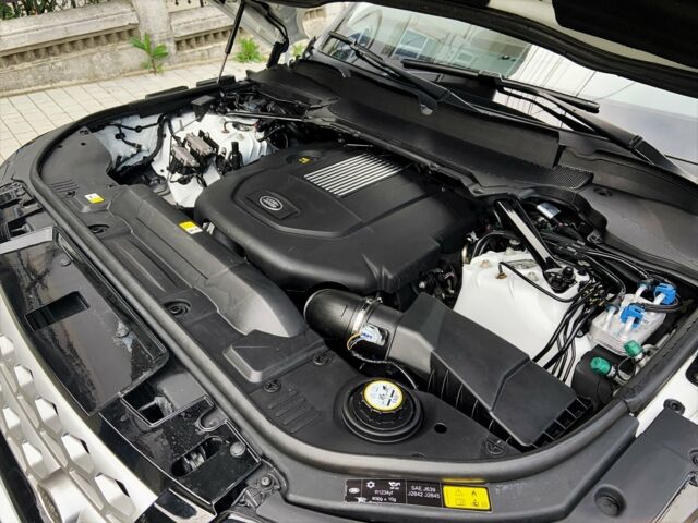 Білий Ленд Ровер Range Rover Sport, об'ємом двигуна 3 л та пробігом 40 тис. км за 58900 $, фото 21 на Automoto.ua