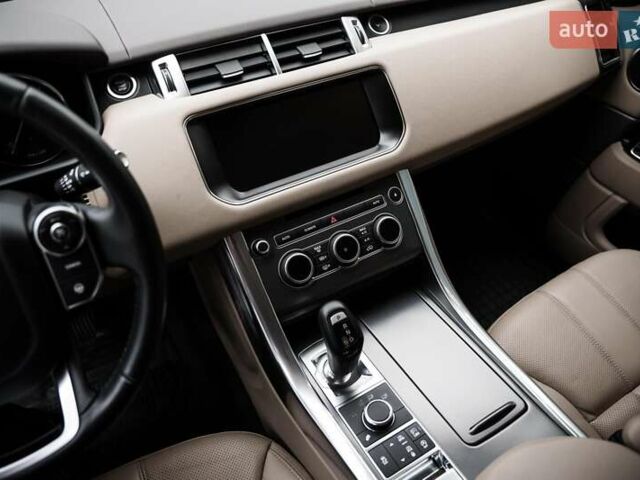 Білий Ленд Ровер Range Rover Sport, об'ємом двигуна 3 л та пробігом 114 тис. км за 38500 $, фото 9 на Automoto.ua