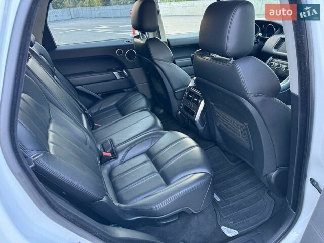 Білий Ленд Ровер Range Rover Sport, об'ємом двигуна 2.99 л та пробігом 172 тис. км за 31900 $, фото 11 на Automoto.ua