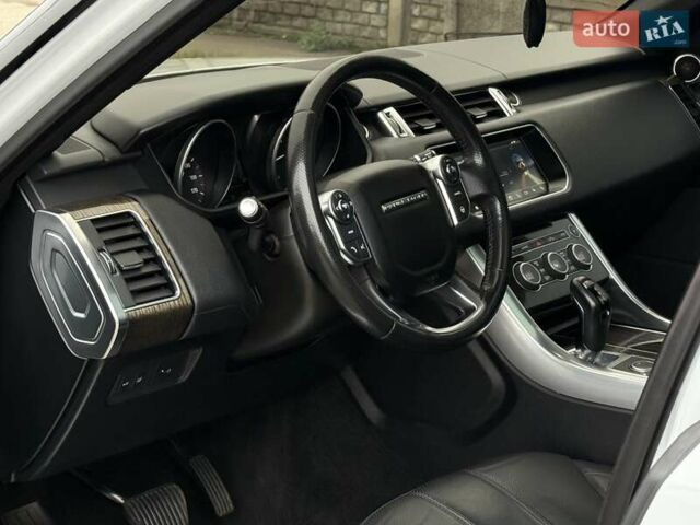 Білий Ленд Ровер Range Rover Sport, об'ємом двигуна 3 л та пробігом 200 тис. км за 31000 $, фото 10 на Automoto.ua