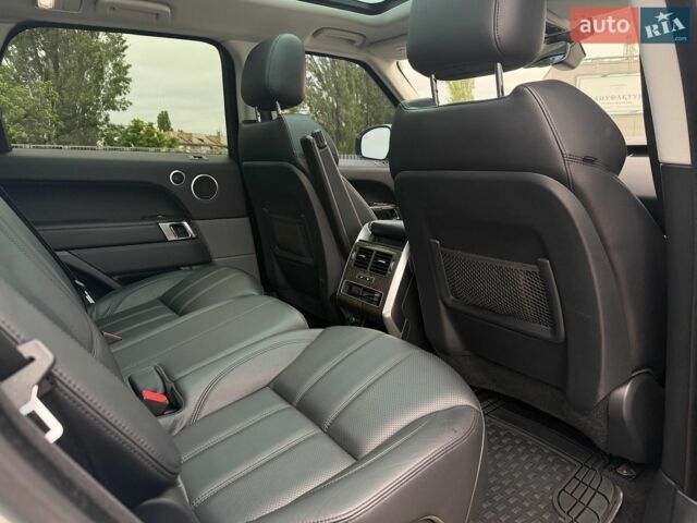 Білий Ленд Ровер Range Rover Sport, об'ємом двигуна 2.99 л та пробігом 151 тис. км за 28990 $, фото 12 на Automoto.ua
