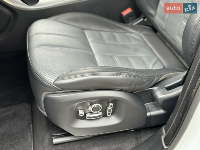 Белый Ленд Ровер Рендж Ровер Спорт, объемом двигателя 2.99 л и пробегом 63 тыс. км за 49000 $, фото 42 на Automoto.ua